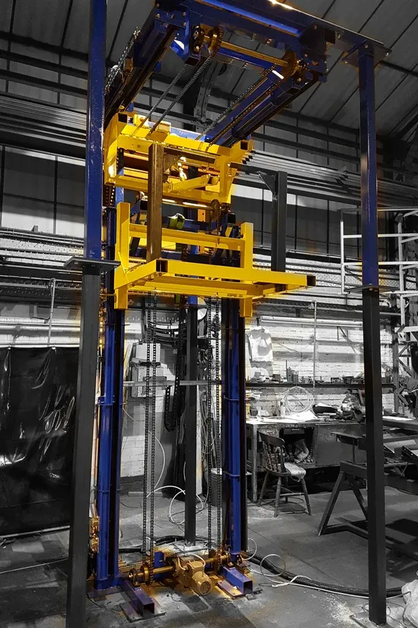 Industrial lifting elevator for vertical materials handling